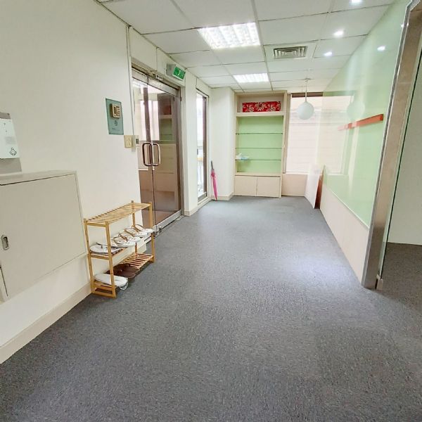 近唭哩岸捷運站邊間辦公室台北市北投區辦公室出租-照片3