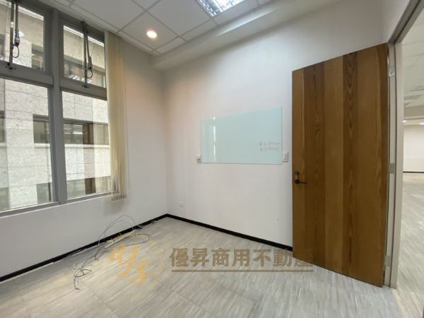 優質裝潢隔間、近捷運台北市內湖區辦公室出租-照片5