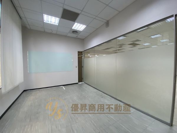 優質裝潢隔間、近捷運台北市內湖區辦公室出租-照片6
