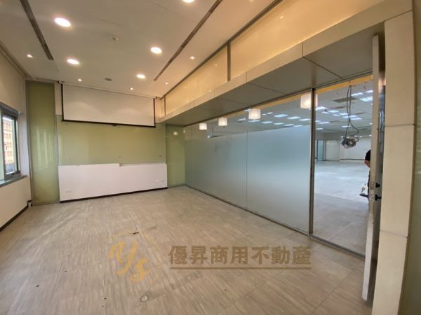 優質裝潢隔間、近捷運台北市內湖區辦公室出租-照片8