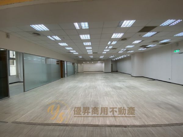 優質裝潢隔間、近捷運台北市內湖區辦公室出租-照片9