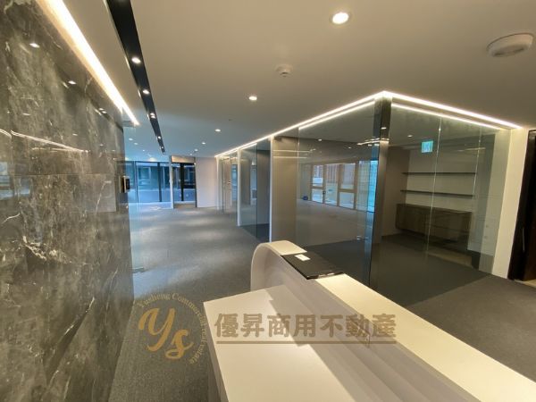 高質感時尚裝潢有陽台、採光佳台北市中山區辦公室出租-照片2