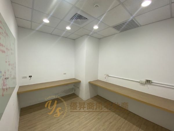 優質裝潢、採光佳、有陽台台北市南港區辦公室出租-照片4