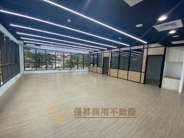 優質裝潢、採光佳、有陽台台北市南港區辦公室出租-照片5