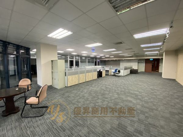 漂亮裝潢隔間、屋況佳台北市內湖區辦公室出租-照片3