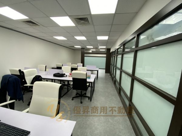 優質裝潢隔間、屋況佳台北市內湖區辦公室出租-照片7