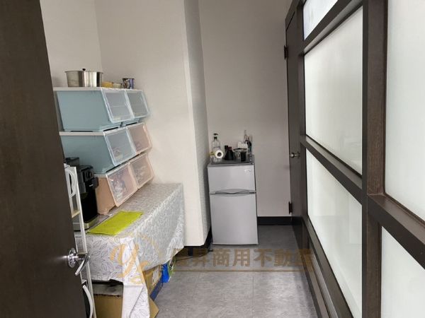 優質裝潢隔間、屋況佳台北市內湖區辦公室出租-照片8