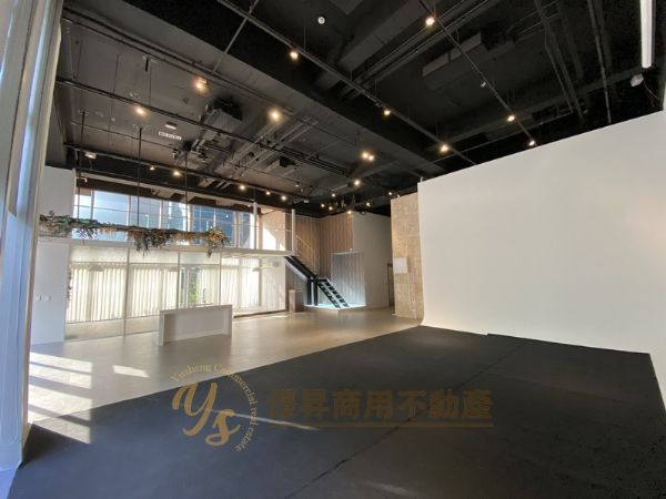 文青工業風，有獨立露臺、地段優台北市內湖區店面出租-照片4