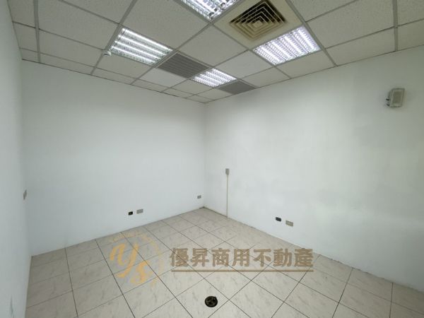 現成裝潢隔間、優質商辦台北市內湖區辦公室出租-照片10