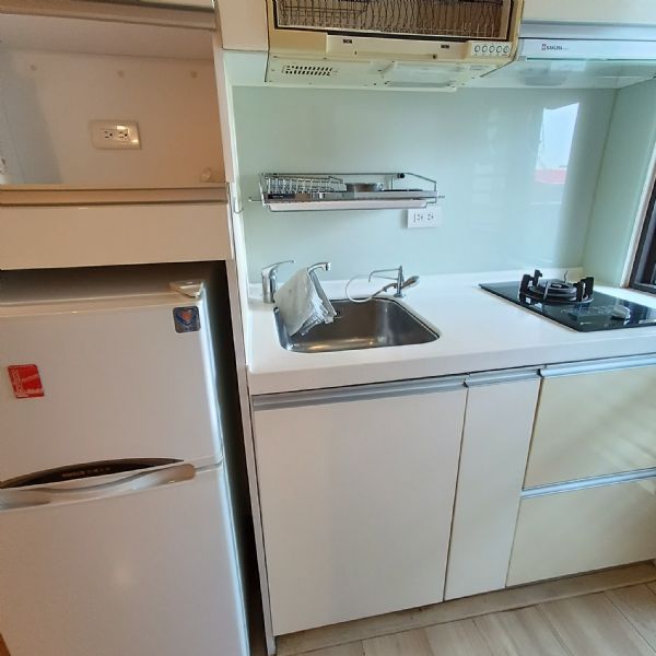 天母高島屋★挑高4米2★優質美宅台北市士林區套房出租-照片7