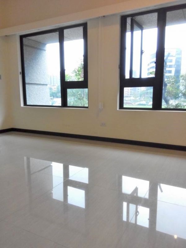 奇岩站-重劃區優質四房台北市北投區電梯華廈出租-照片4