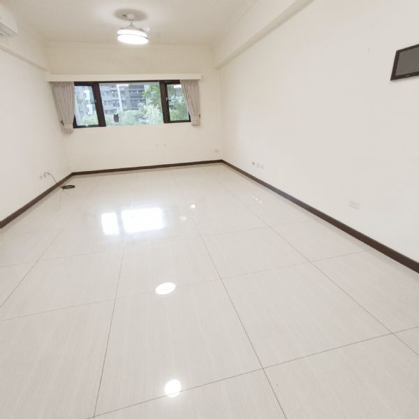 奇岩站-重劃區優質四房-台北市北投區三合街一段-台北市北投區電梯華廈出租-照片1