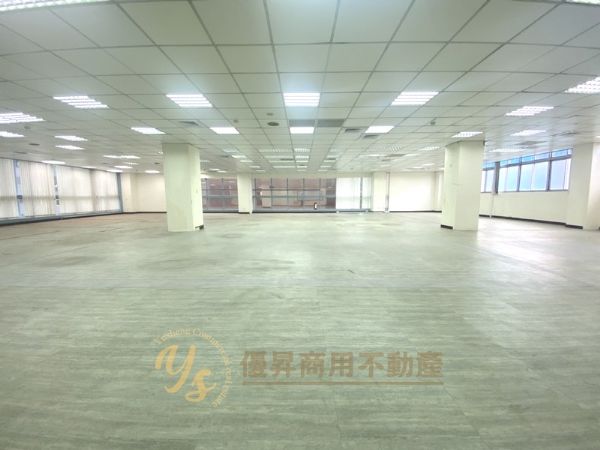 使用大面積、生活機能便利台北市南港區辦公室出租-照片2