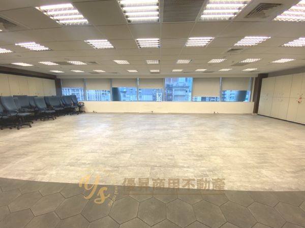 大直頂級A辦、落地隔間裝潢採光好台北市中山區辦公室出租-照片3