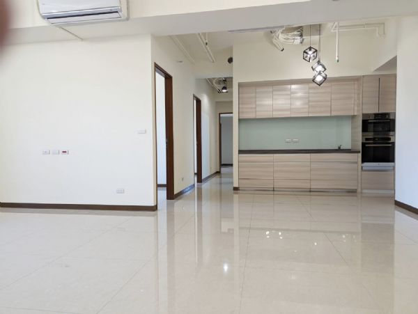 高樓景觀四房【屋齡新】台北市大同區電梯華廈出租-照片2