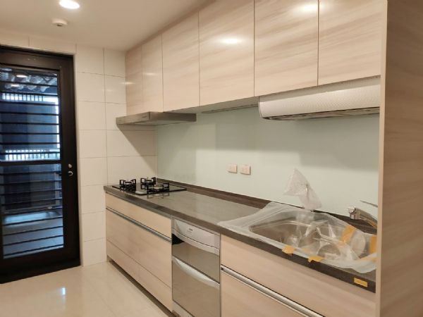 高樓景觀四房【屋齡新】台北市大同區電梯華廈出租-照片6