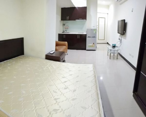 石牌站有陽台優質電梯套房-台北市北投區裕民六路-台北市北投區套房出租-照片1