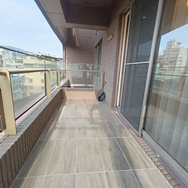 近石牌站★榮總/振興★全新四房台北市北投區電梯華廈出租-照片9