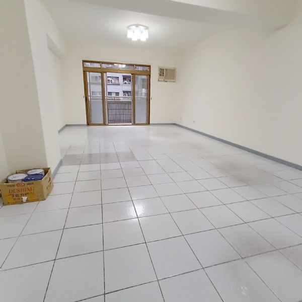 中庭社區採光三房★可租補-台北市士林區承德路四段-台北市士林區電梯華廈出租-照片1