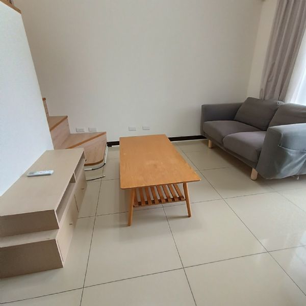 士林捷運站 靜巷挑高華廈-台北市士林區後街-台北市士林區電梯華廈出租-照片1