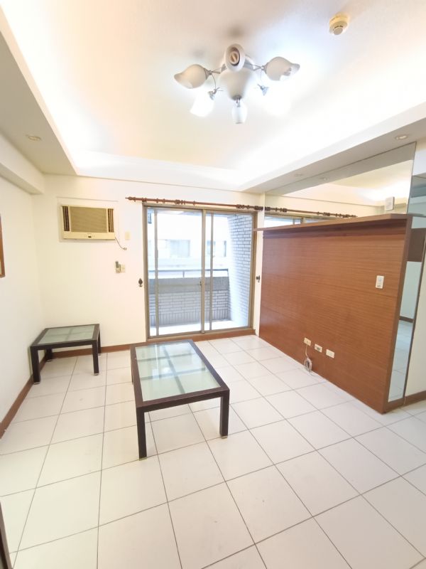 逢甲路櫻花摩登歐洲-台中市西屯區逢甲路-台中市西屯區電梯華廈出租-照片1