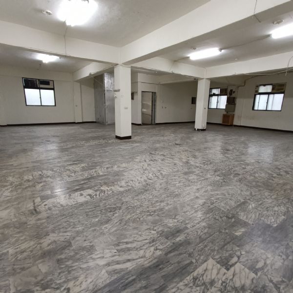 一層一戶 無隔間 格局方正-新北市新莊區頭前路-新北市新莊區辦公室出租-照片1