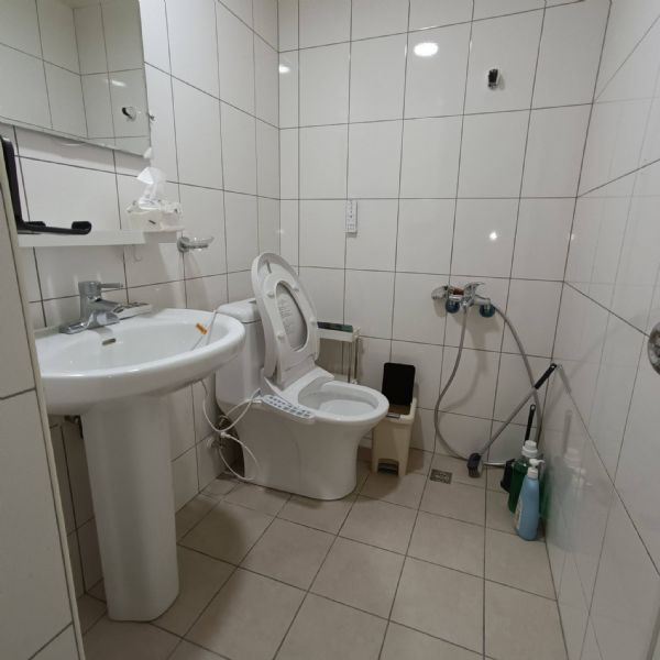 近A9捷運站●電梯二房二衛新北市林口區電梯華廈出租-照片6