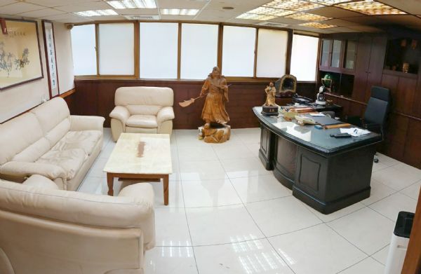 正唭哩岸讚美電梯辦公台北市北投區辦公室出租-照片2