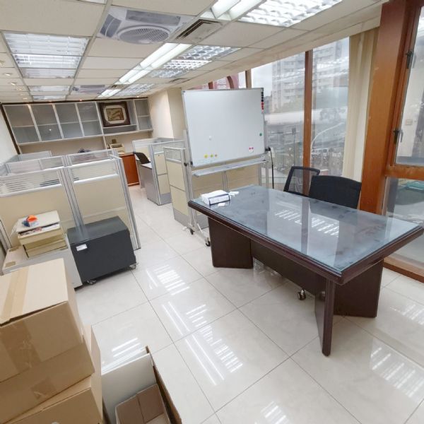 正唭哩岸讚美電梯辦公台北市北投區辦公室出租-照片4