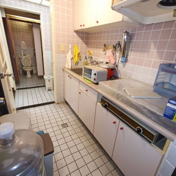 正唭哩岸讚美電梯辦公台北市北投區辦公室出租-照片9