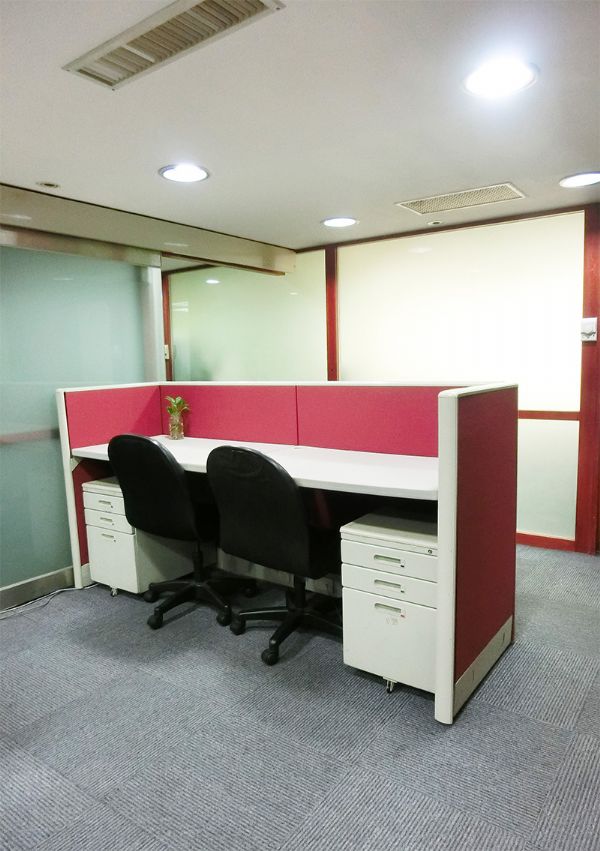 微型個人工作桌(座位)出租，近捷運台北市大安區辦公室出租-照片3